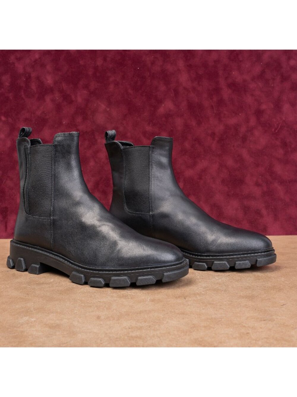 Michael Kors Women Ridley Black Leather Slip-on Lug Chelsea Ankle Boots sz 9.5